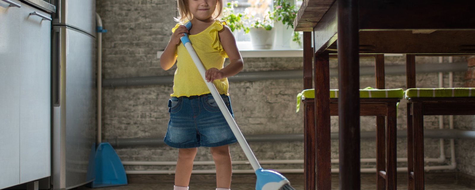 Voici les tâches à déléguer à vos enfants pour le ménage de la maison!