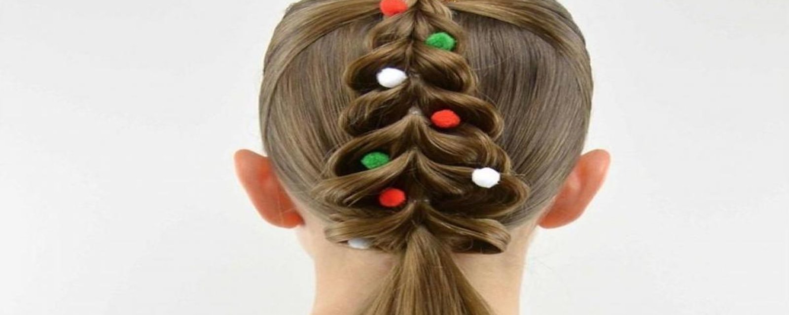 À l'aide d'accessoires, créez 12 coiffures de Noël pour jeunes filles