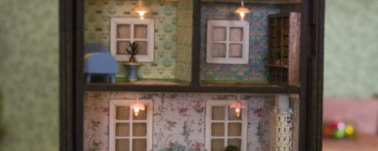 6 idées pour transformer une vieille étagère en jolie maison de poupées!