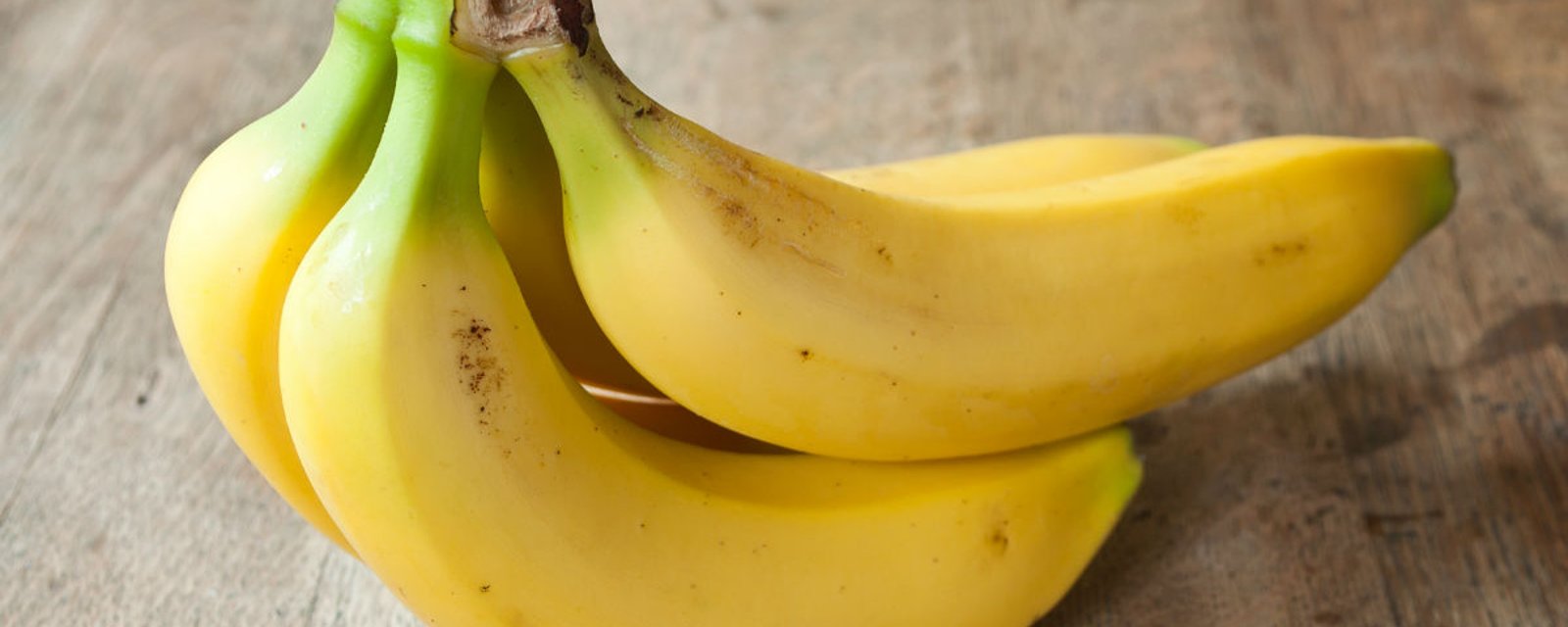 Elle utilise une méthode qui lui permet de conserver plus longtemps ses bananes et de les empêcher de noircir 
