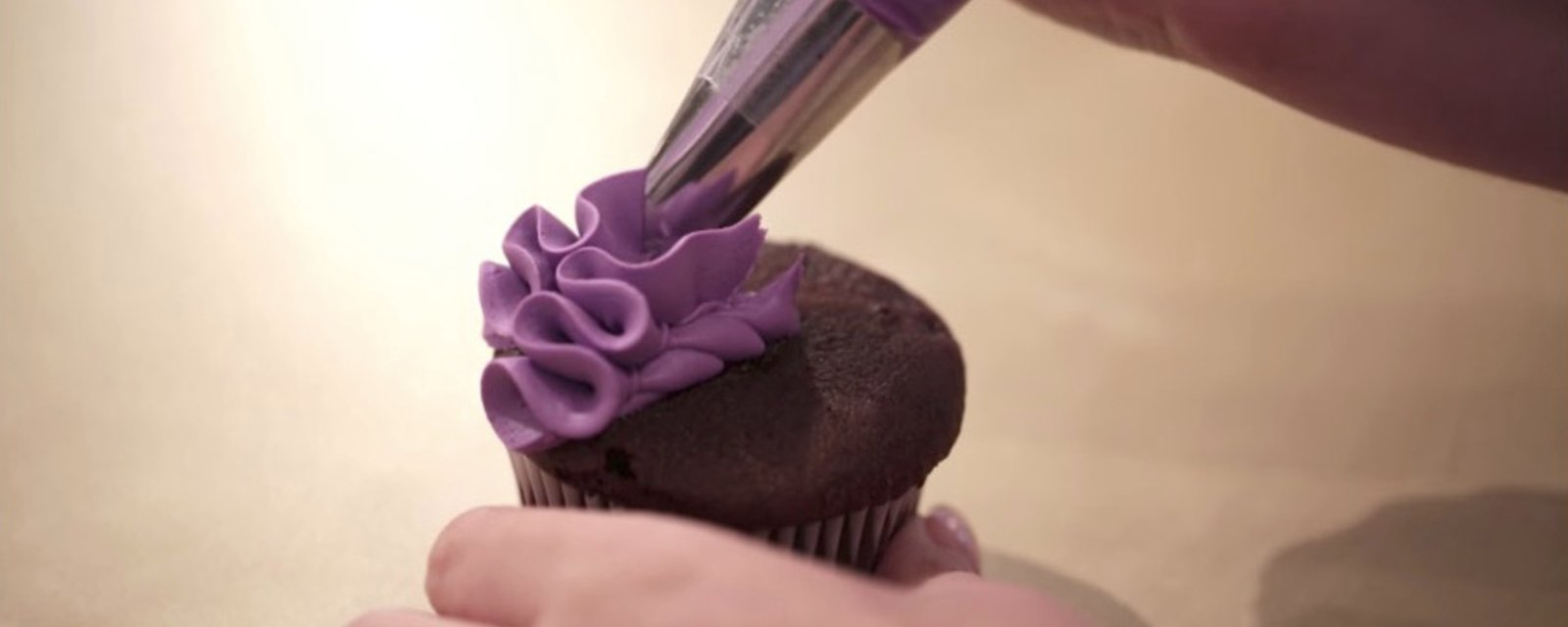 8 incroyables façons de décorer vos cupcakes avec 1 seule douille! 