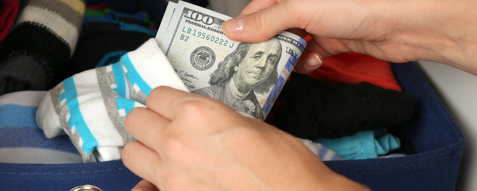 Cachez-vous de l’argent dans un bas? Il y a au moins 10 meilleures cachettes que ça dans votre maison!