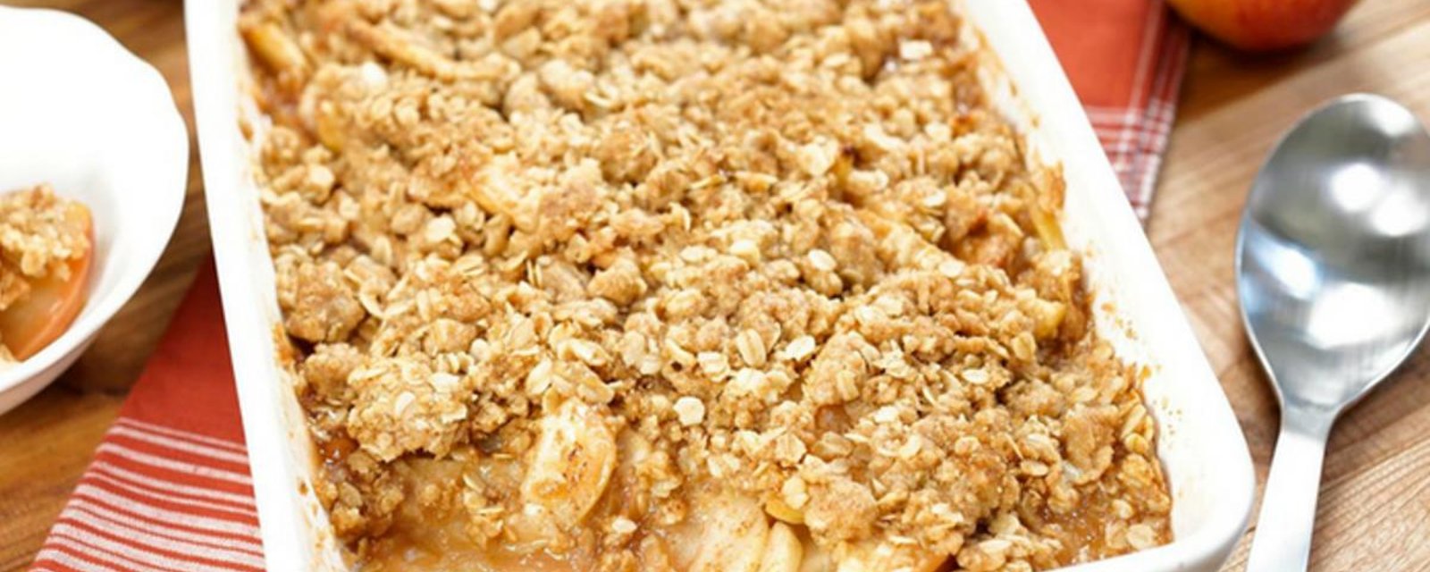 Vous ne pouvez aller cueillir des pommes sans cuisiner cette délicieuse recette de croustade aux pommes! 