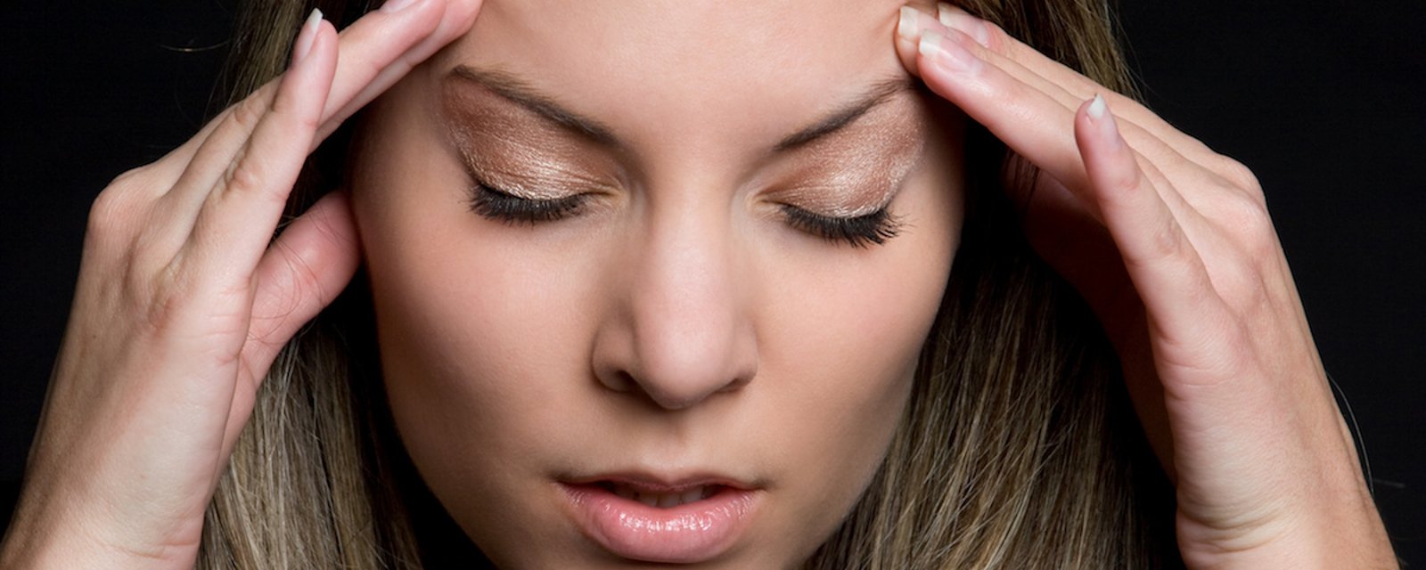 Arrêtez vos maux de tête, votre fatigue et votre anxiété grâce à ces 5 points d’accupression 