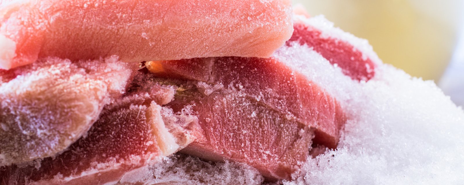 9 erreurs à ne pas commettre en décongelant de la viande