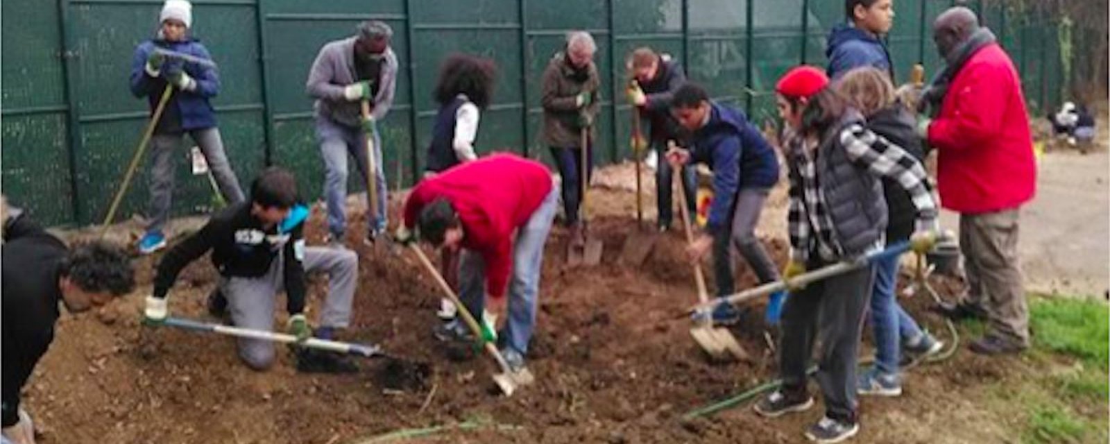 Un collège à Paris remplace les retenues par du jardinage