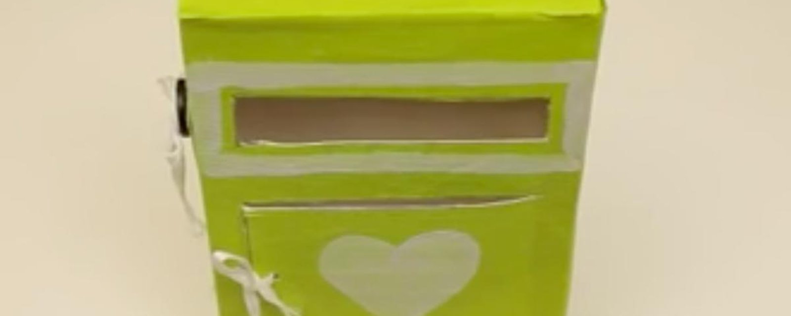 Comment fabriquer une jolie boite à lettres pour la Saint-Valentin