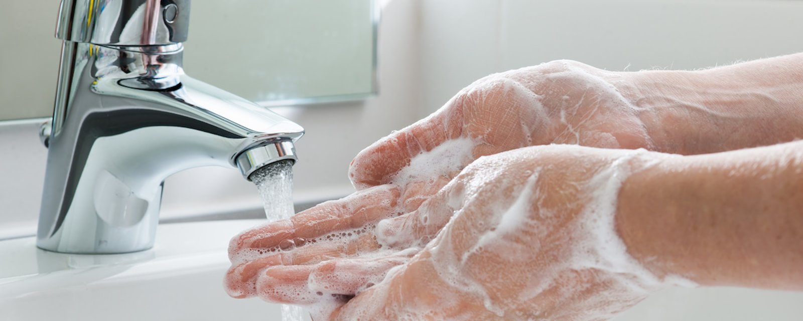 Ne pas se laver les mains après être allé à la toilette répand une super bactérie E. Coli
