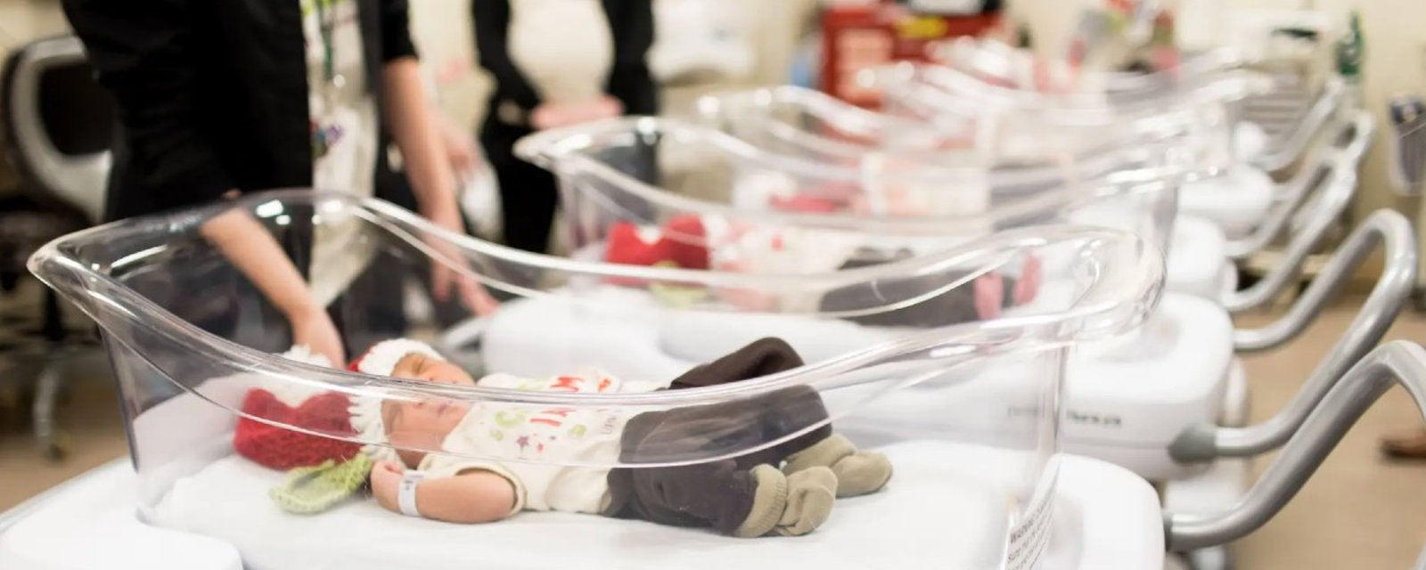 Une infirmière a tricoté des bonnets “bébé Yoda” pour tous les nouveau-nés d'un hôpital