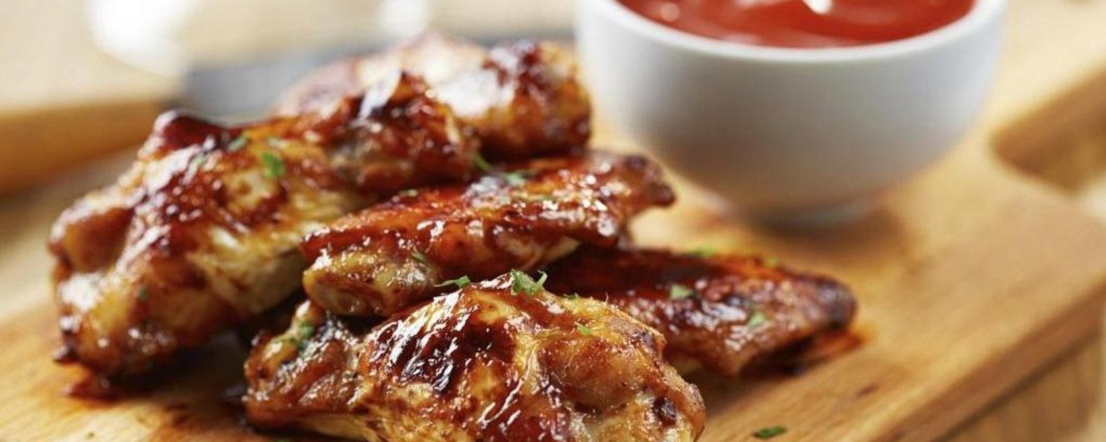 Les 8 meilleures recettes d'ailes de poulet pour votre soirée Super Bowl