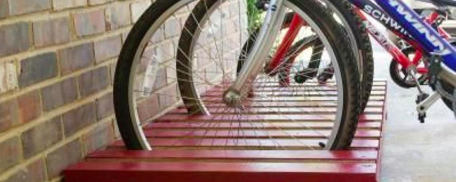 Des supports à vélo en bois de palettes, quelle belle idée! ( 7 modèles)