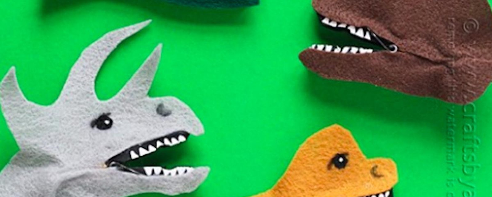 Comment fabriquer de petites marionnettes dinosaures avec des pinces à linge