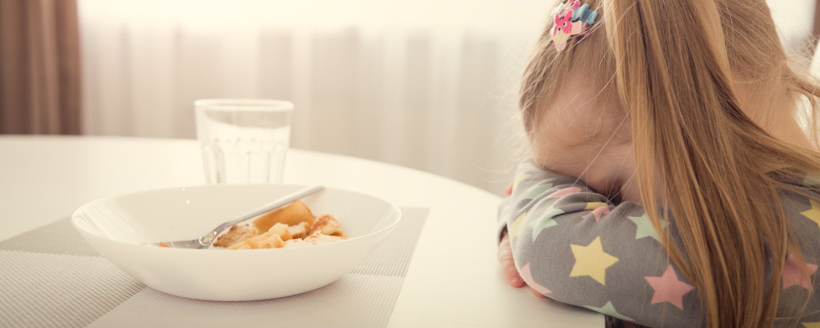 Une spécialiste explique pourquoi il ne faut pas obliger un enfant à terminer son assiette pour avoir un dessert