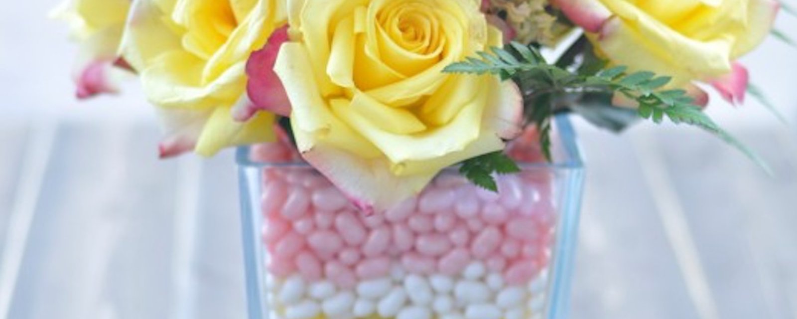 Comment faire un vase à fleurs rempli de bonbons en couches 