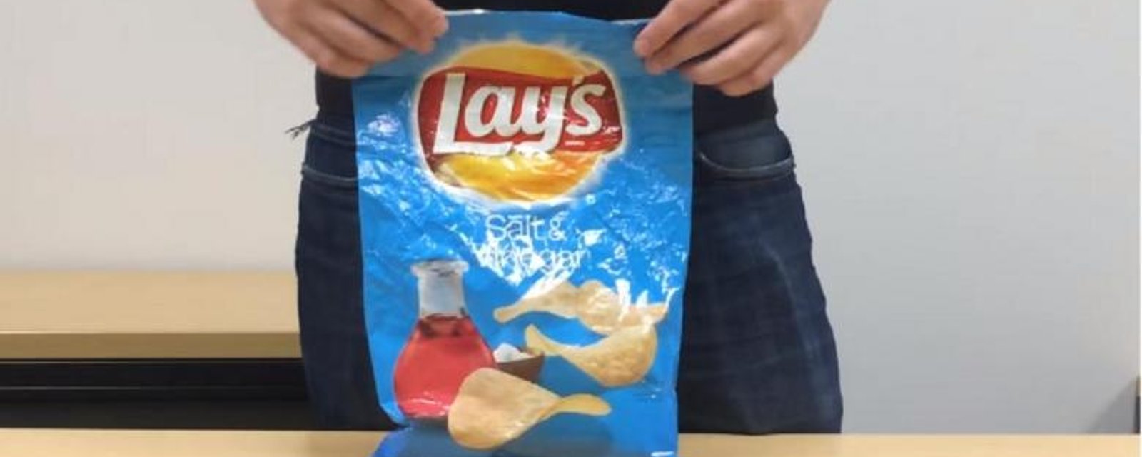 Refermez un sac de Chips en moins de 10 secondes, sans pince pour sac! 
