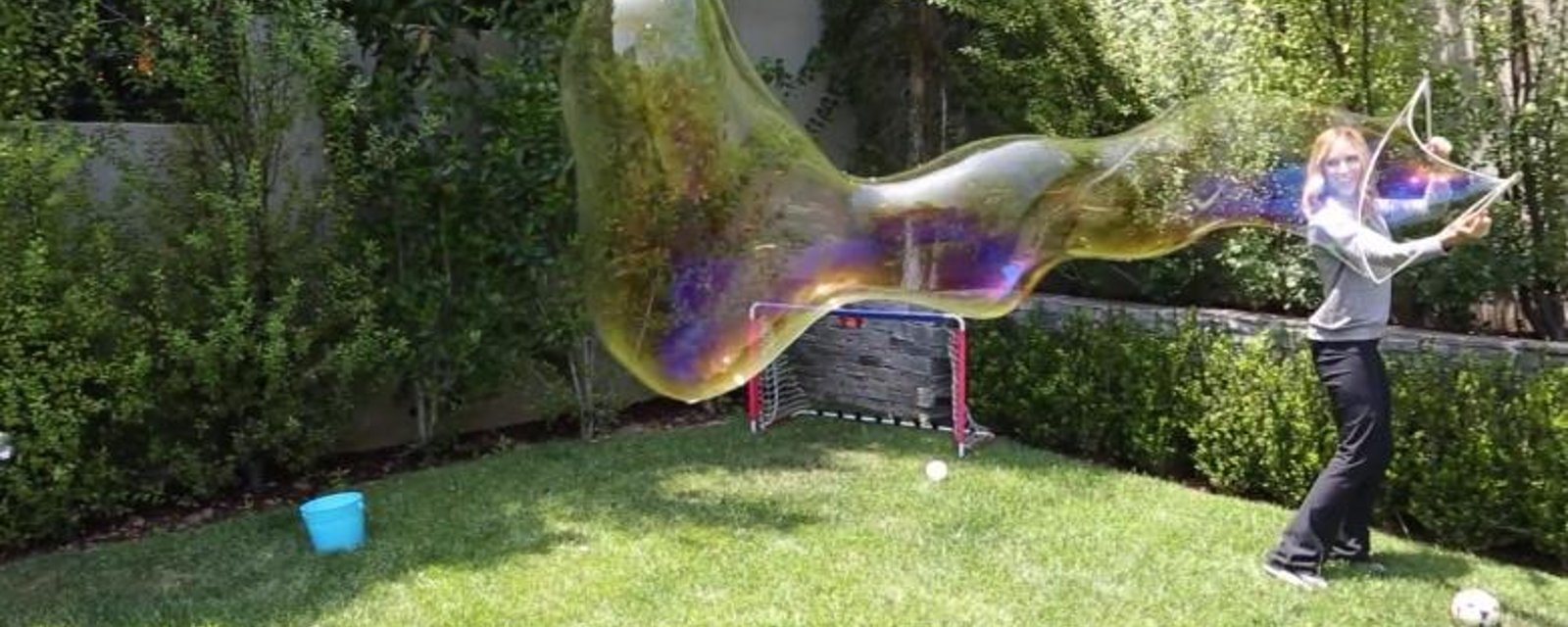 Voici comment faire des bulles géantes!