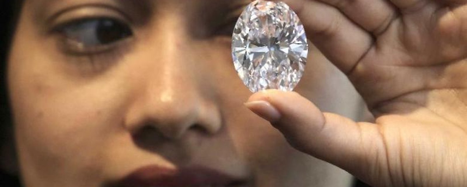 Comment reconnaître un vrai diamant: 5 astuces faciles!