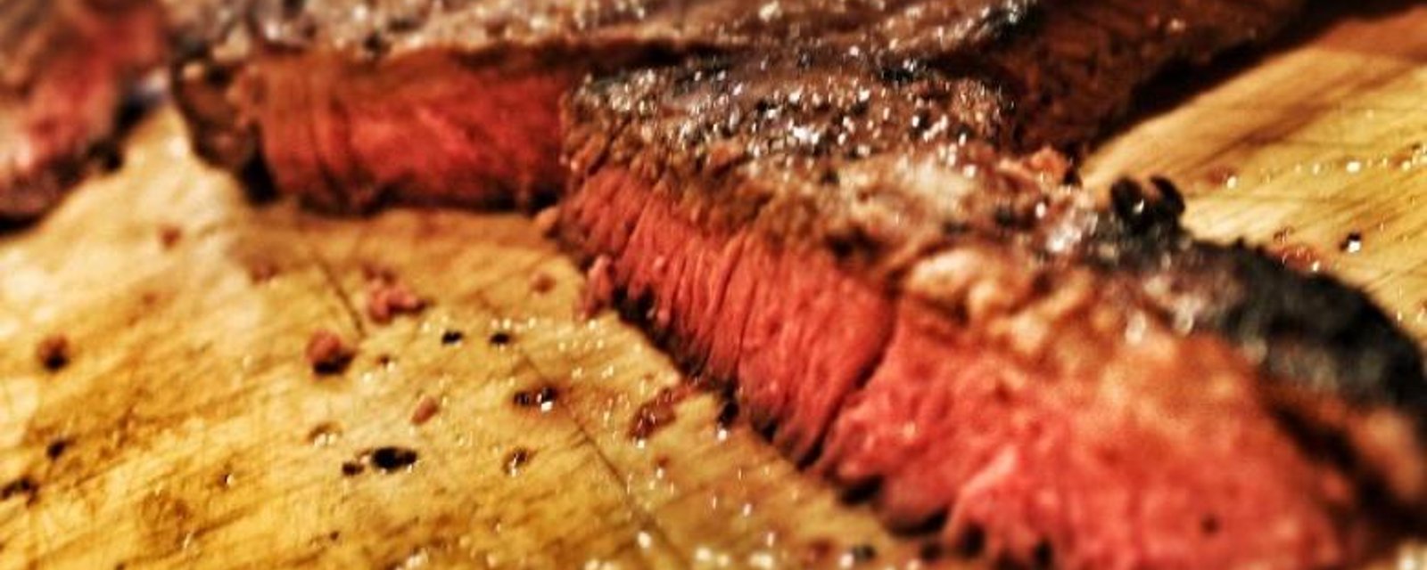 Un truc pour faire des steaks sur le BBQ comme un grand chef