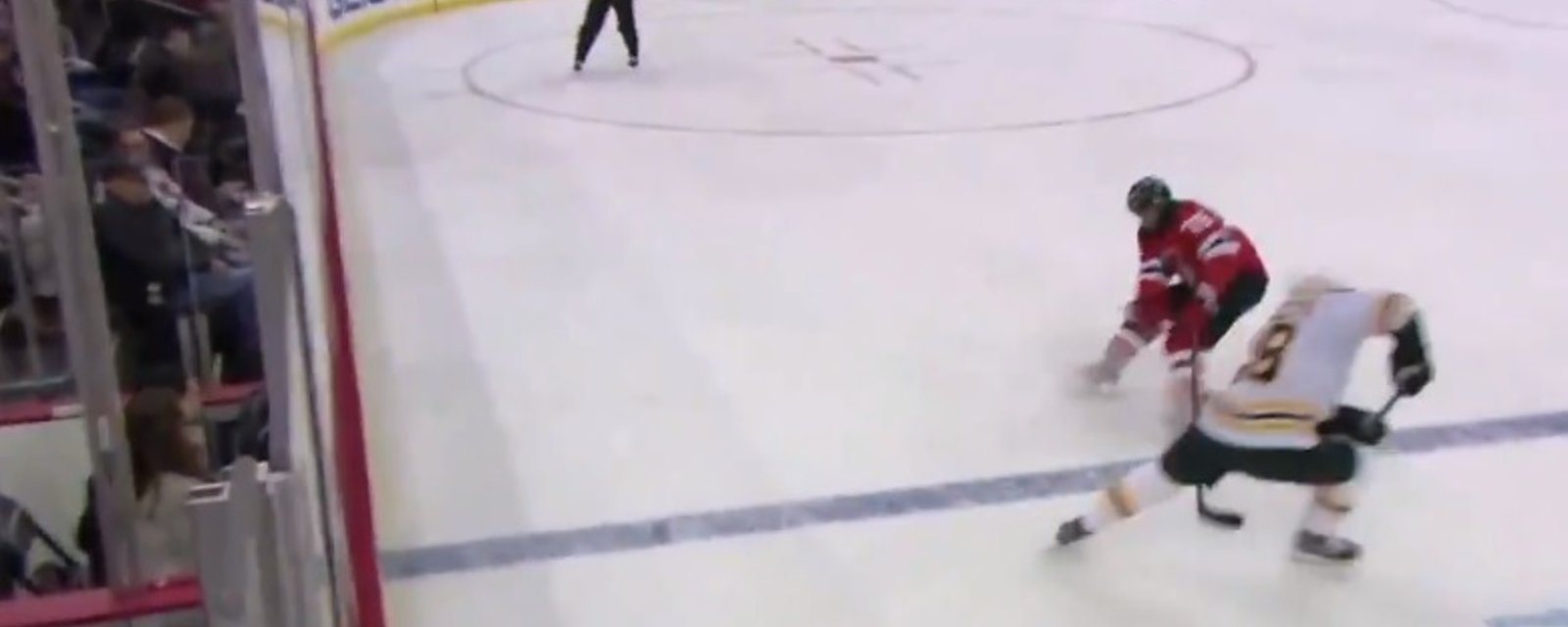 PK Subban s'est fait sortir de ses patins face aux Bruins!