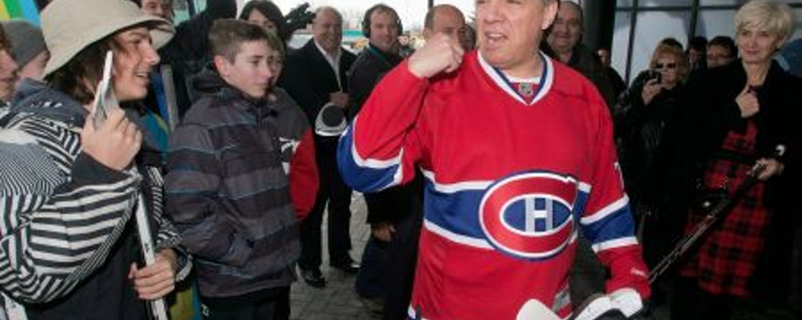 François Legault s'adresse aux Québecois en langage de hockey