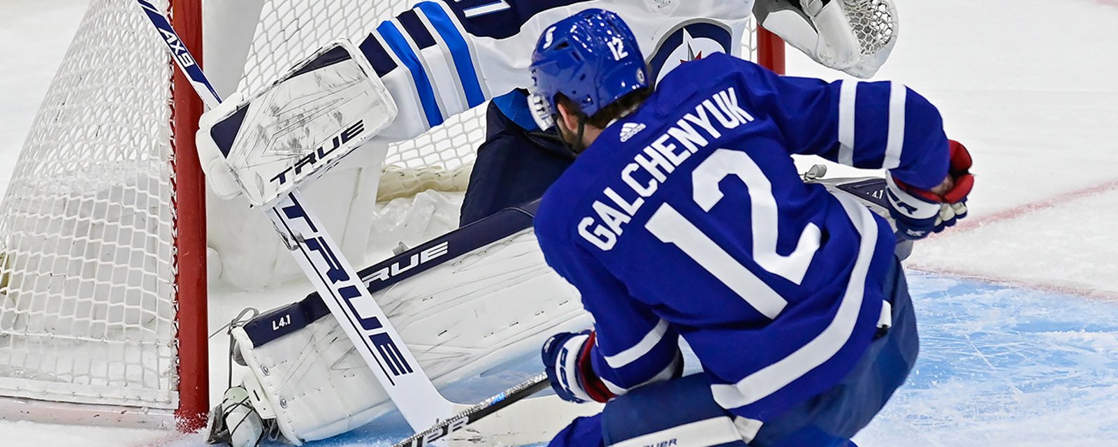 Le DG des Leafs Kyle Dubas se prononce sur le futur d'Alex Galchenyuk à Toronto