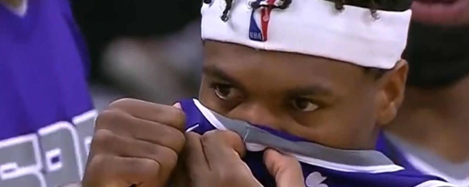 Un fan a été malade sur le terrain en plein match de la NBA!