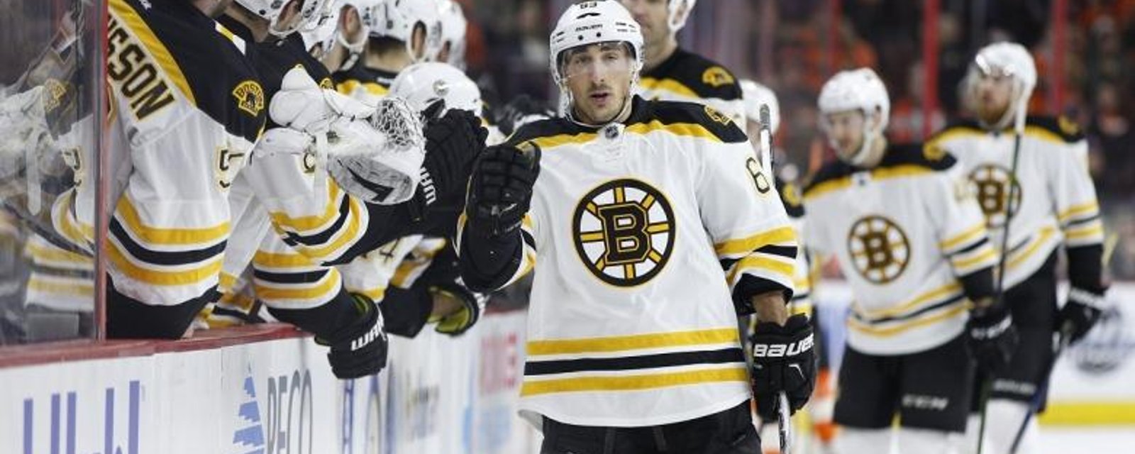 Streaking Brad Marchand scores the fastest goal in Bruins history.