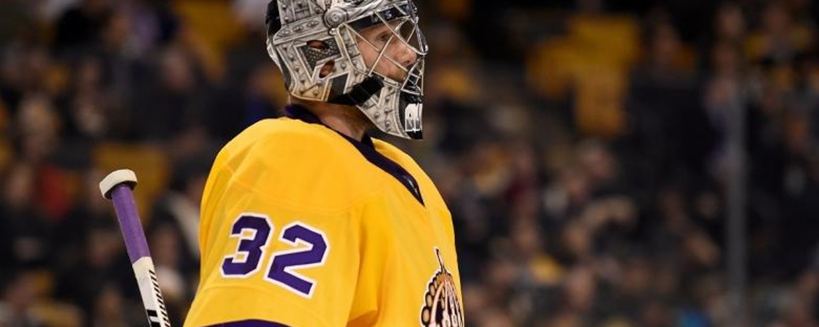 Kings decision to call up a goalie indicates Quick will miss time.