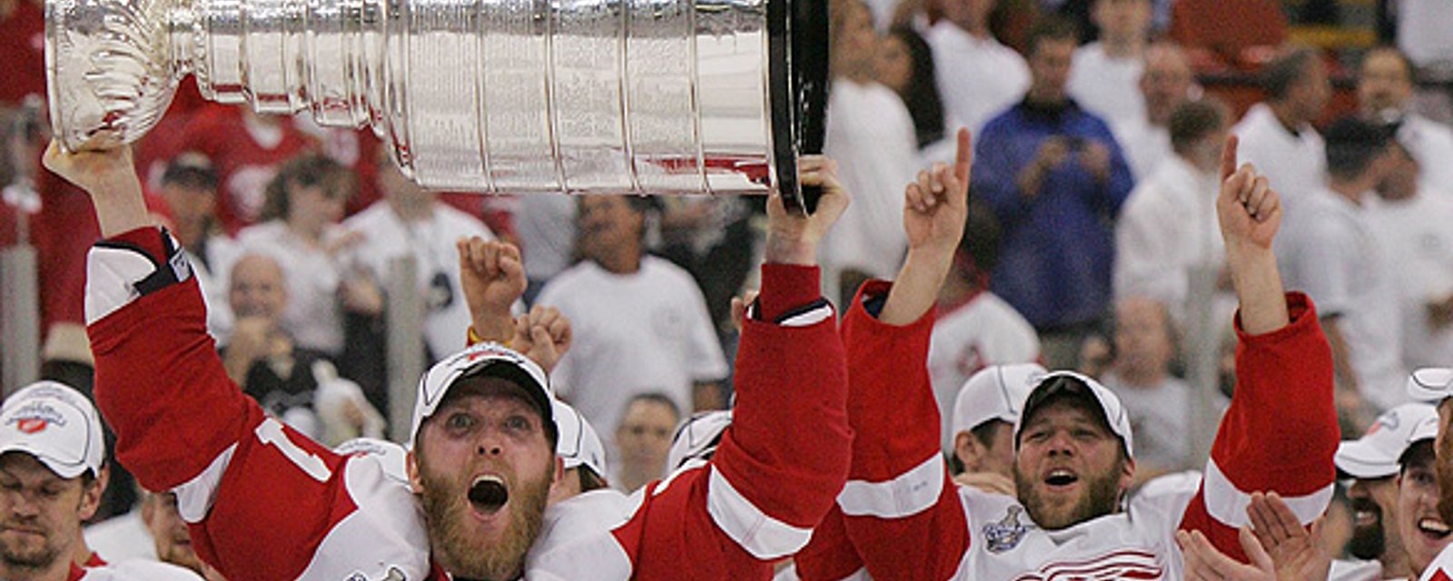 Former Stanley Cup Winner Signs New Contract