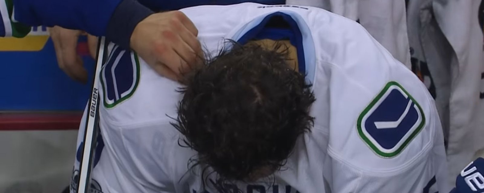 Must See: Trainer picks plastic out of Sbisa’s head after astonishing hit!