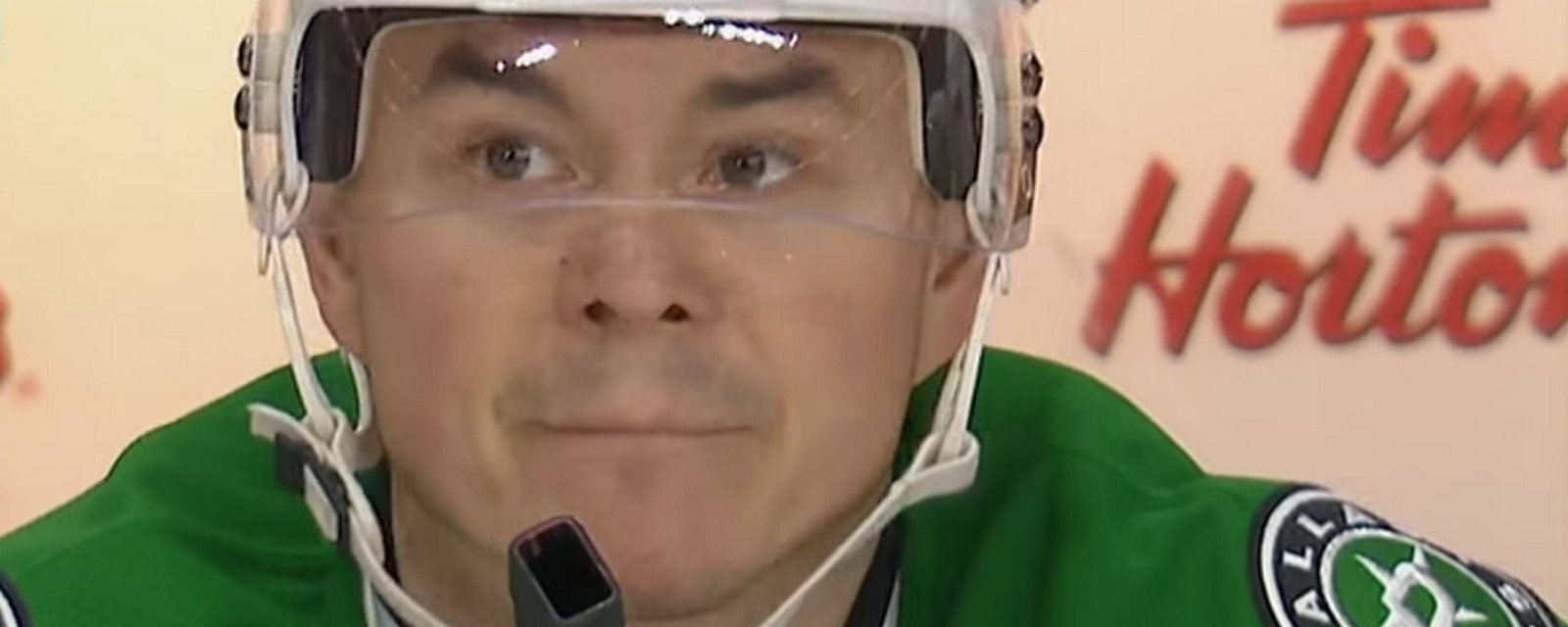 Watch: Stars score on themselves in the 1st period for one of the worst own-goals ever.