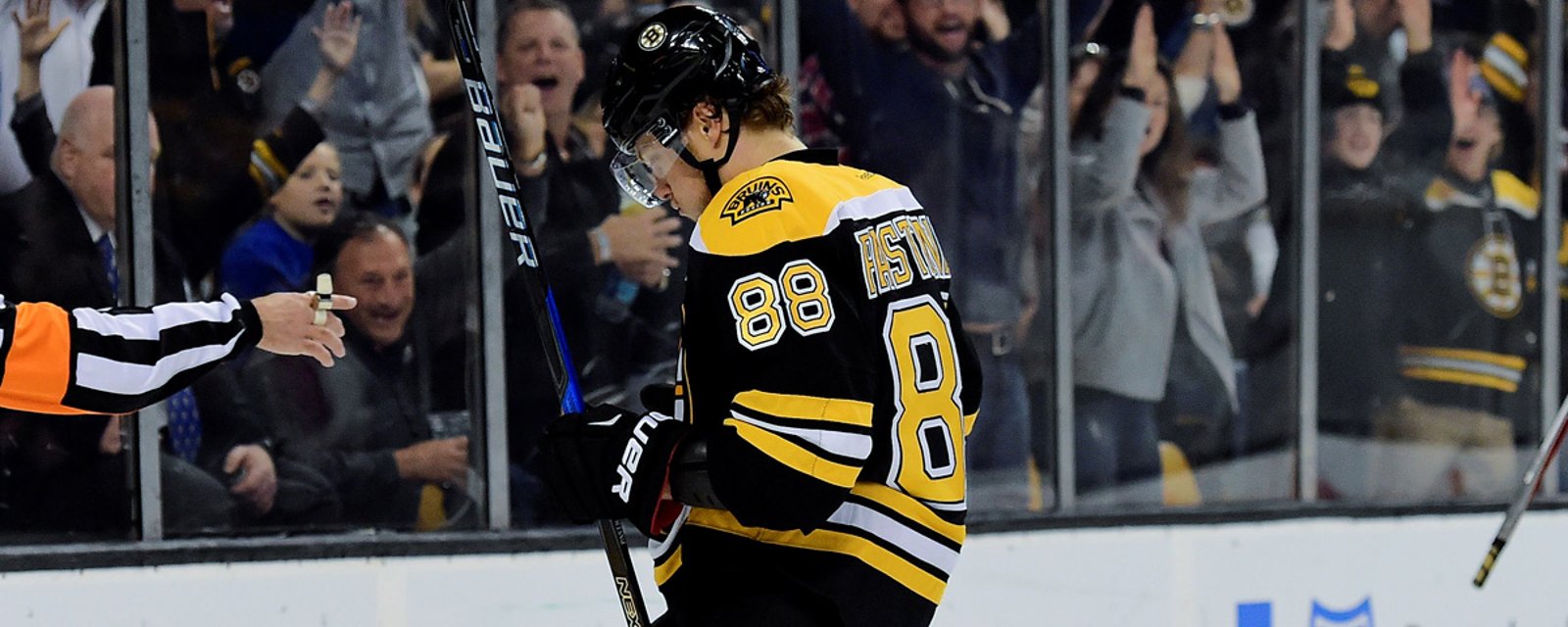 Must see : Pastrnak stood up for coach Cassidy with 2PP goals!