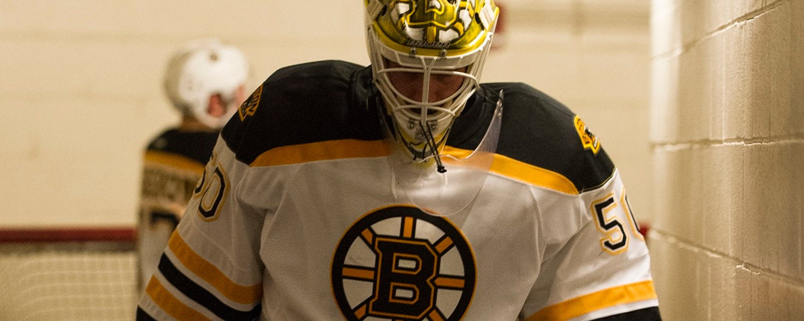 Breaking: Bruins lose yet another goaltender to injury, forced to make emergency replacement. 
