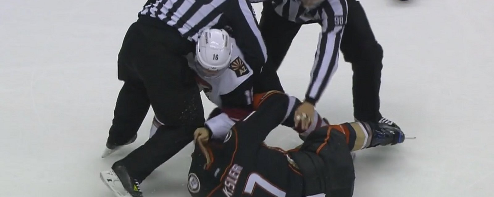 Video: Max Domi drops Ryan Kesler with one punch!