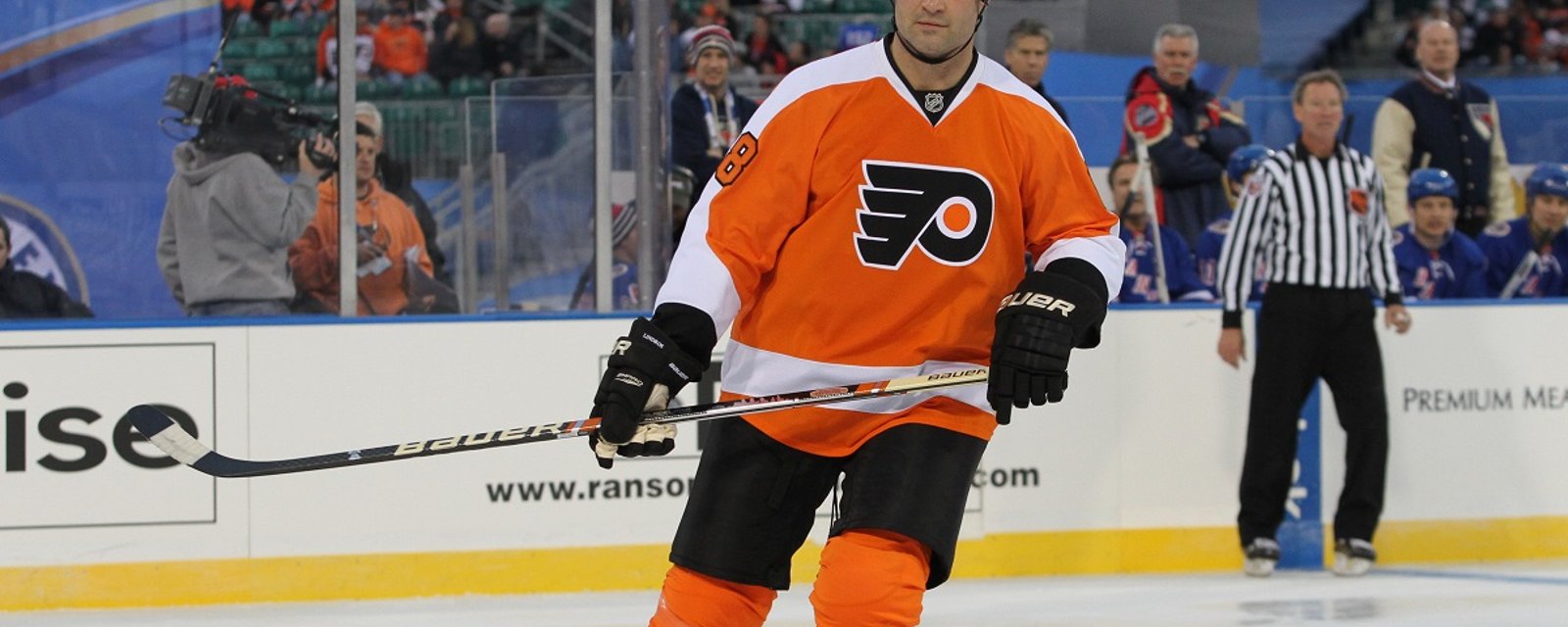 Report: Former Flyers general manager offered Eric Lindros an NHL comeback.