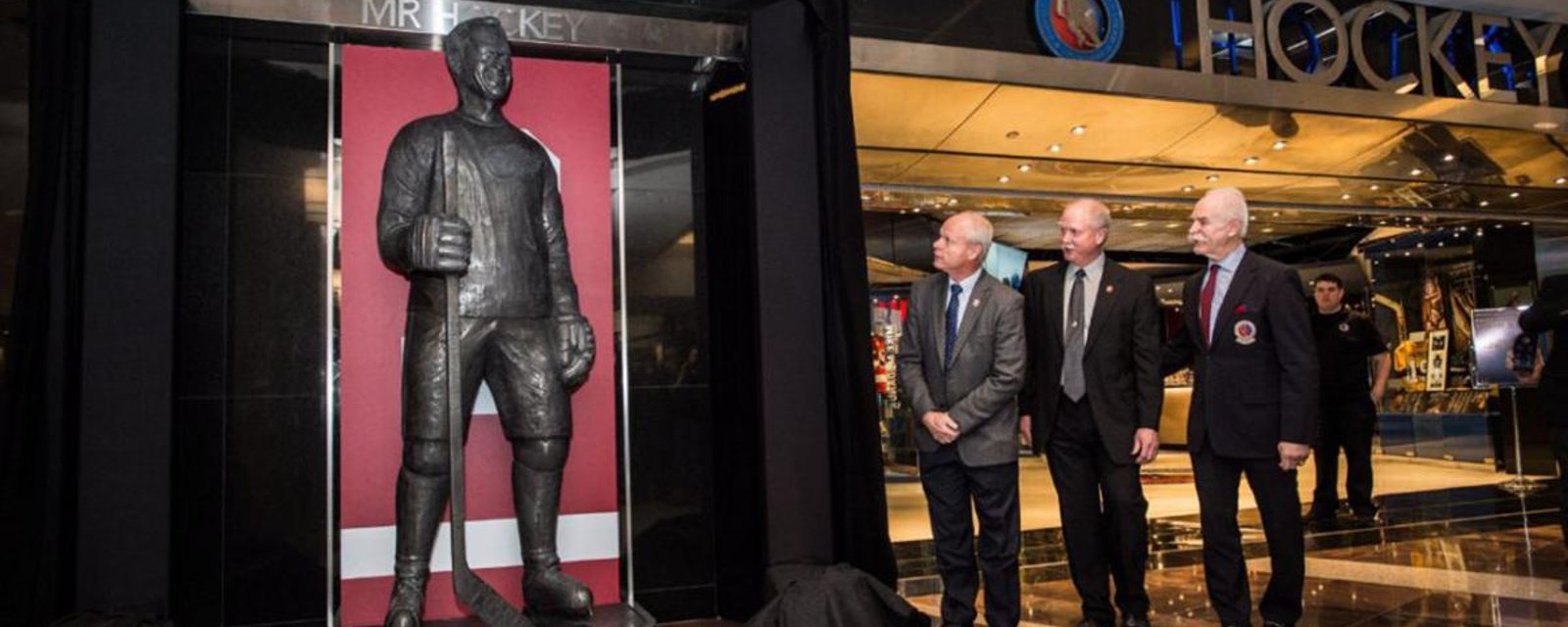 Detroit's legend gets new statue in Hall of Fame. 