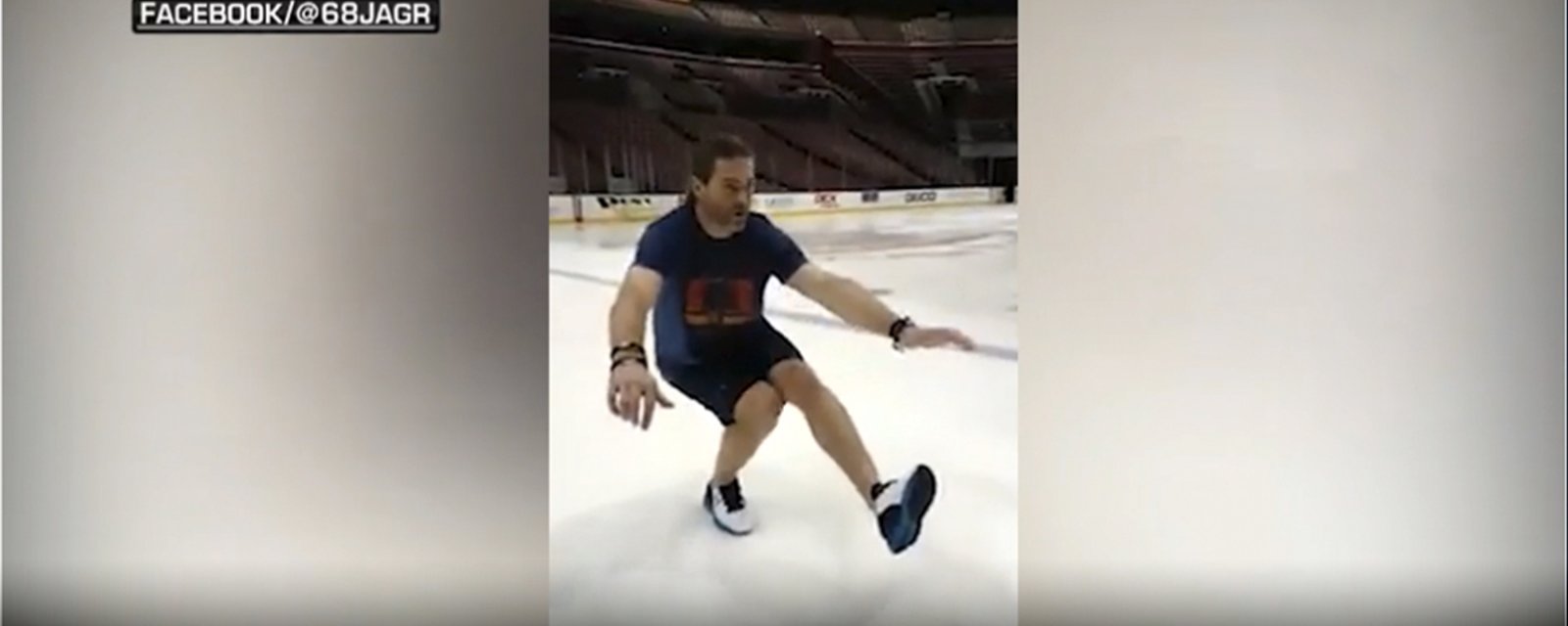 Jagr, 45-years-old, challenges fans to attempt his latest workout routine