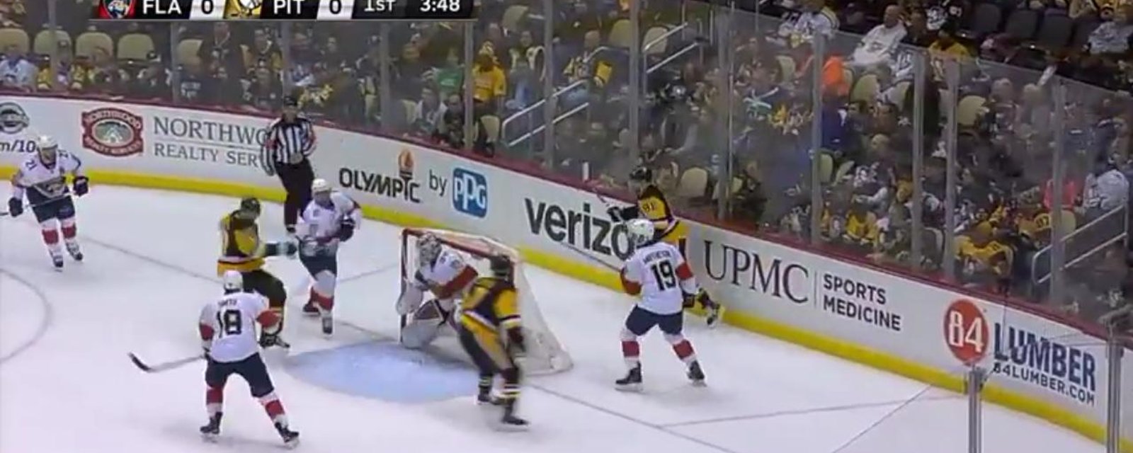 Amazing ingame trick shot by Kessel and Hornqvist. 