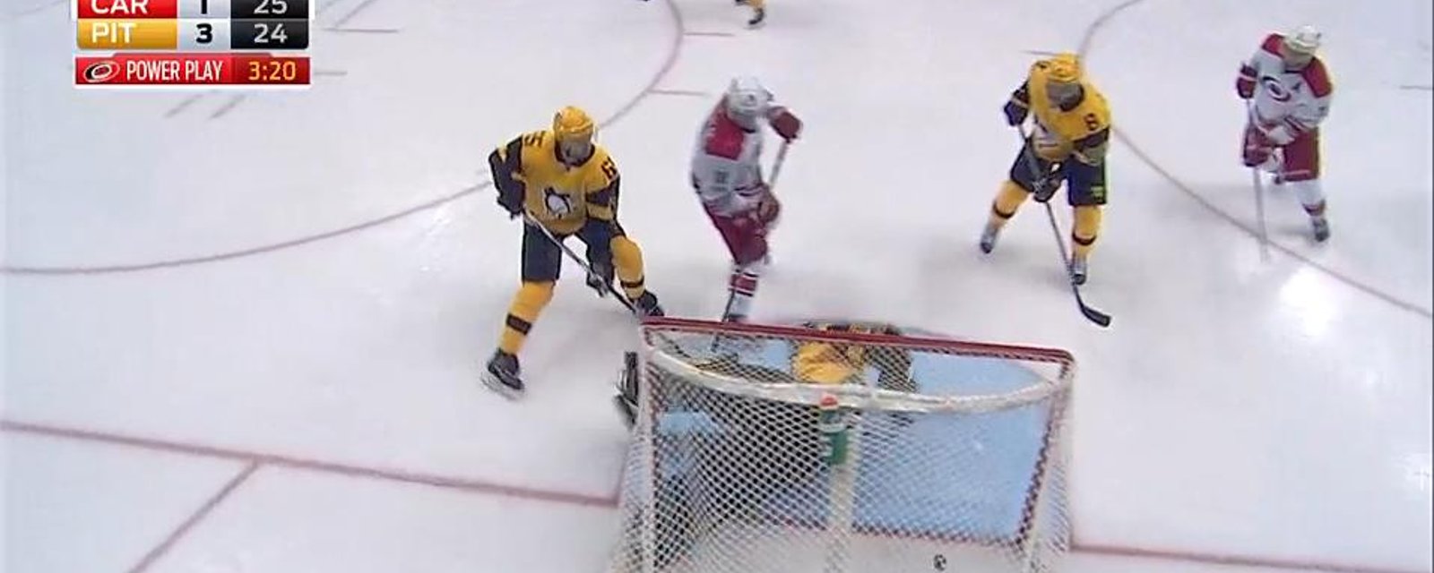 Murray's the victim of unluckiest bounce, goal. 