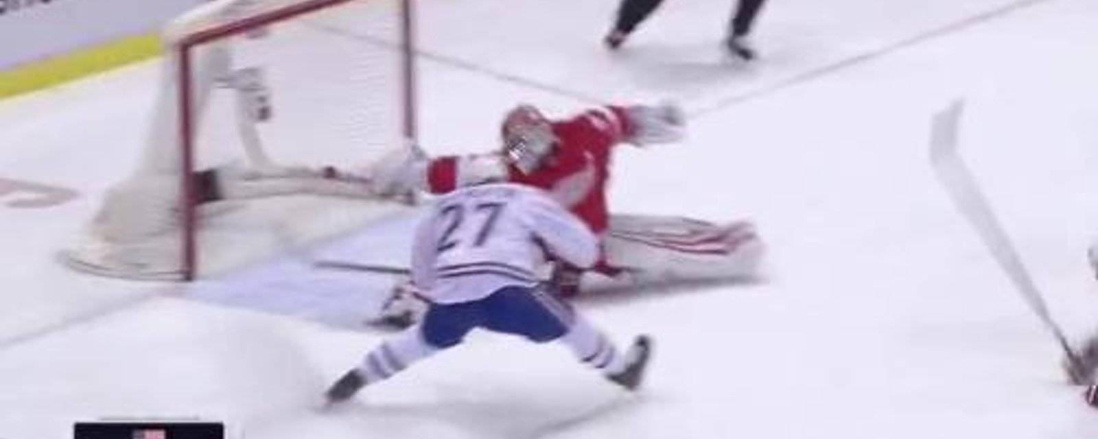 Petr Mrazek with the ridiculous save of the year candidate! 