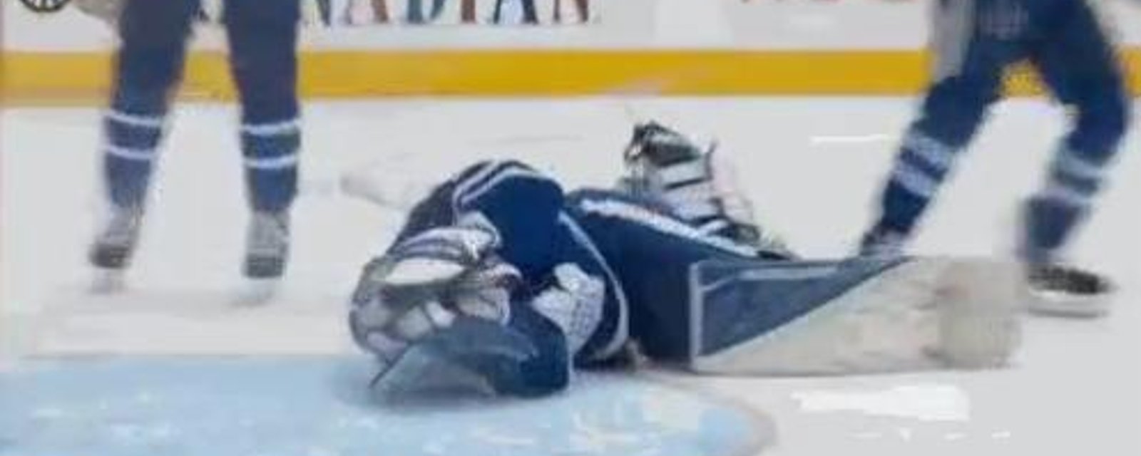 BREAKING : Frederik Andersen possible concussion following nasty Sestito's headshot. 