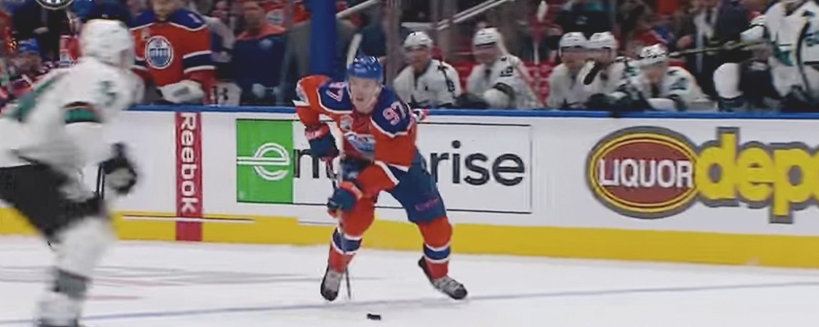 Watch Connor McDavid scores an absolutely insane goal late in the 3rd.