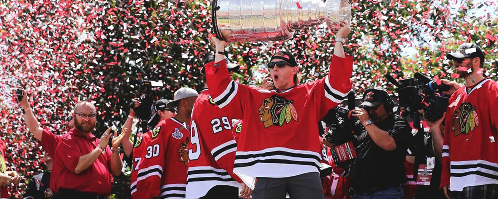 Blackhawks looking to bring back another former star?