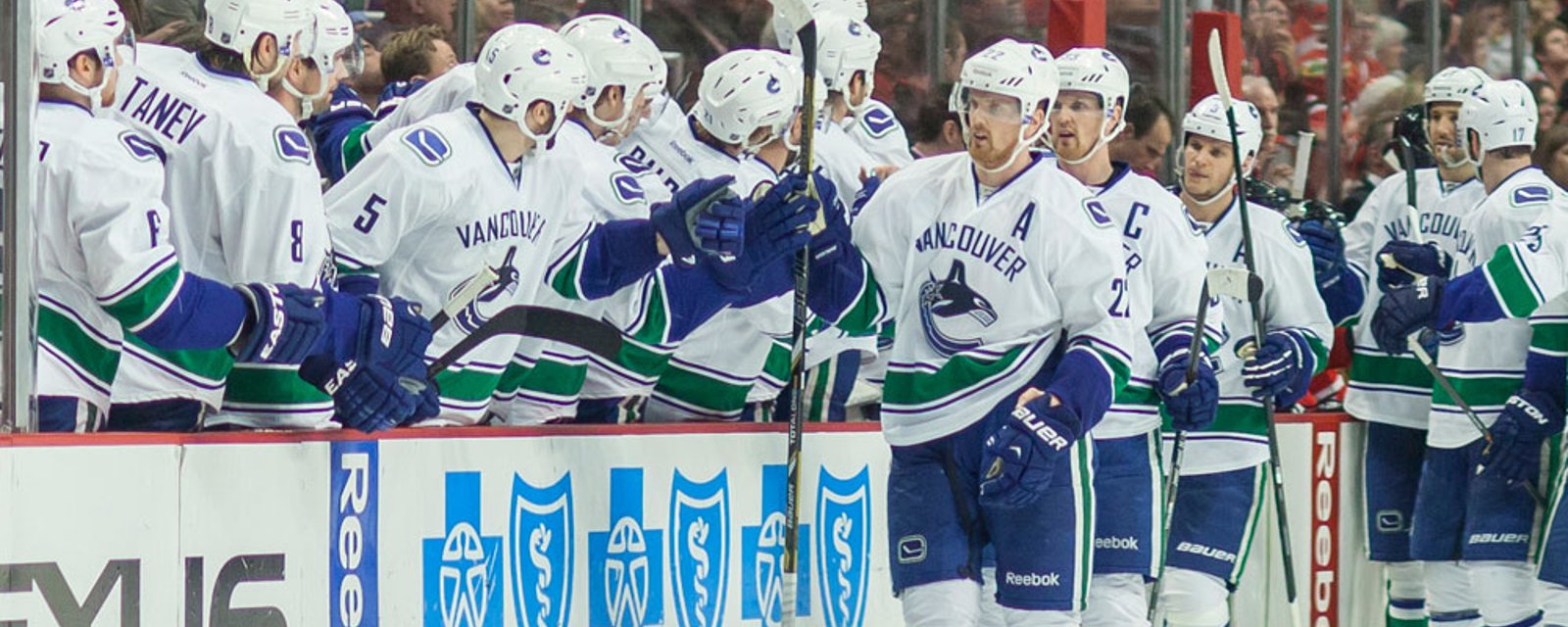 Breaking: Vancouver Canucks sign three important players!