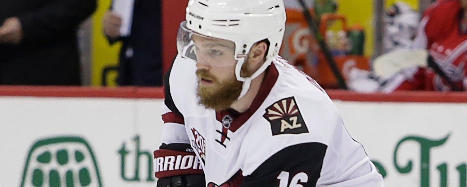 Max Domi shaves beard for charity, now looks like a completely different man.