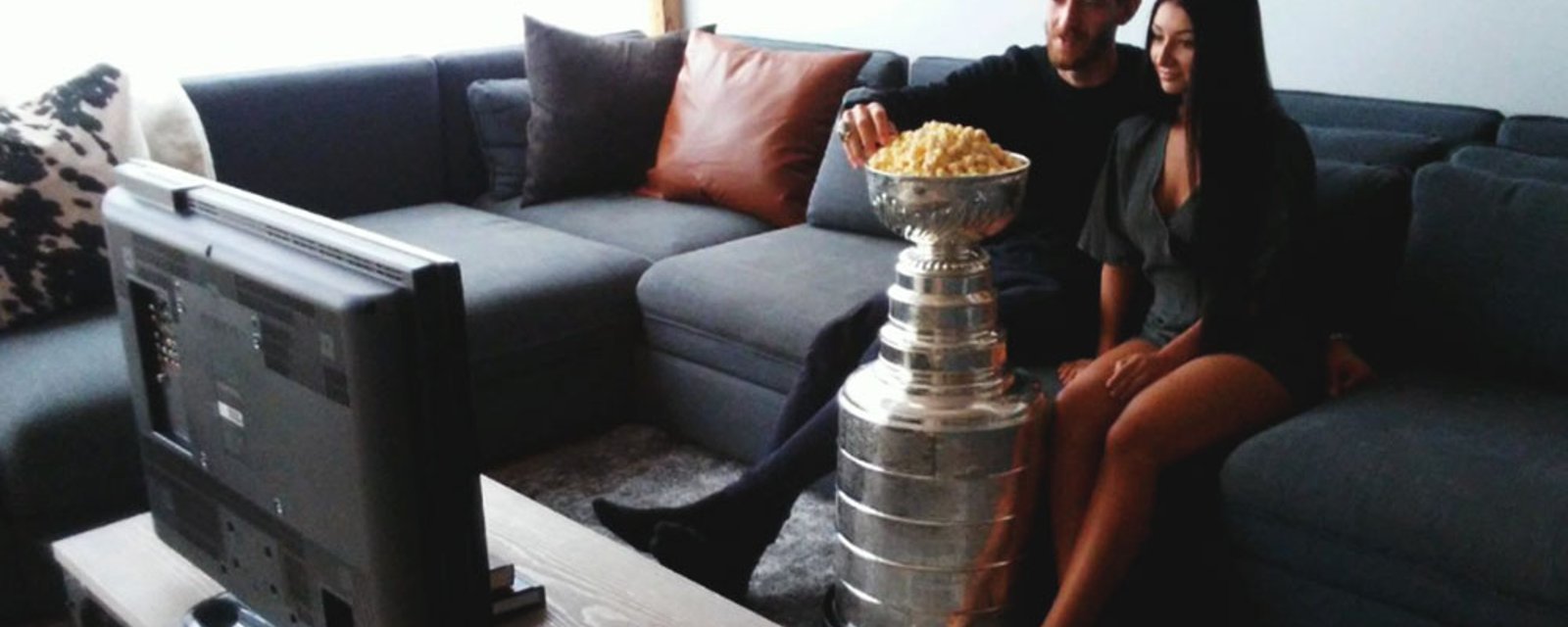Must See: Pens’ Murray kicks back with the Cup