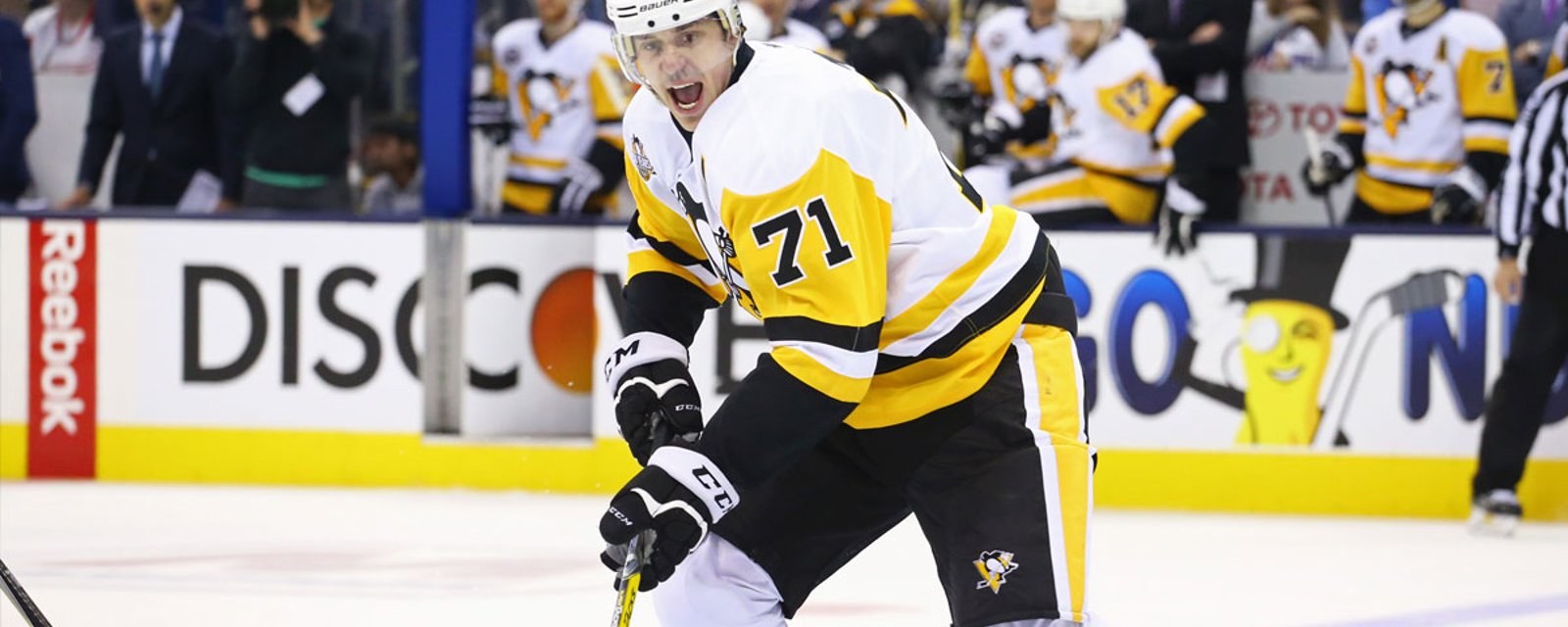 Must see: Evgeni Malkin having a blast with rivals 