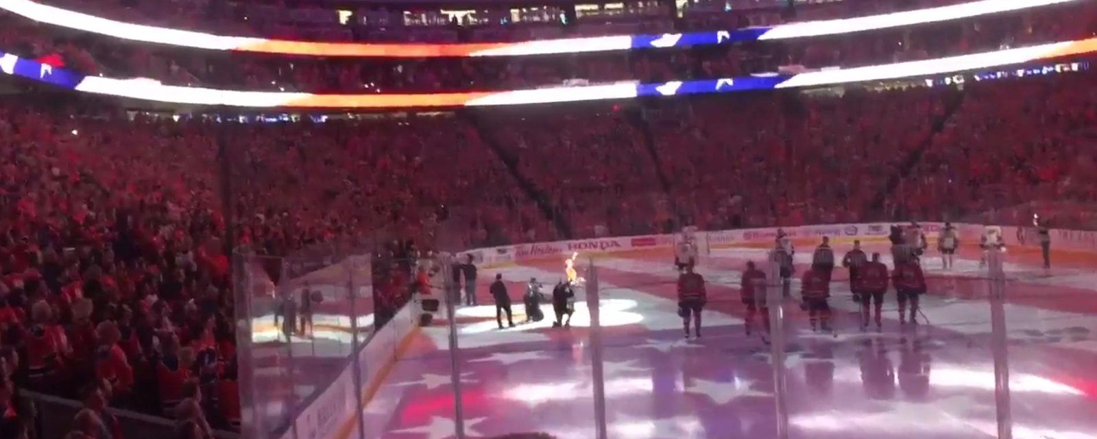 Edmonton's fans sing US National Anthem in amazing moment! 