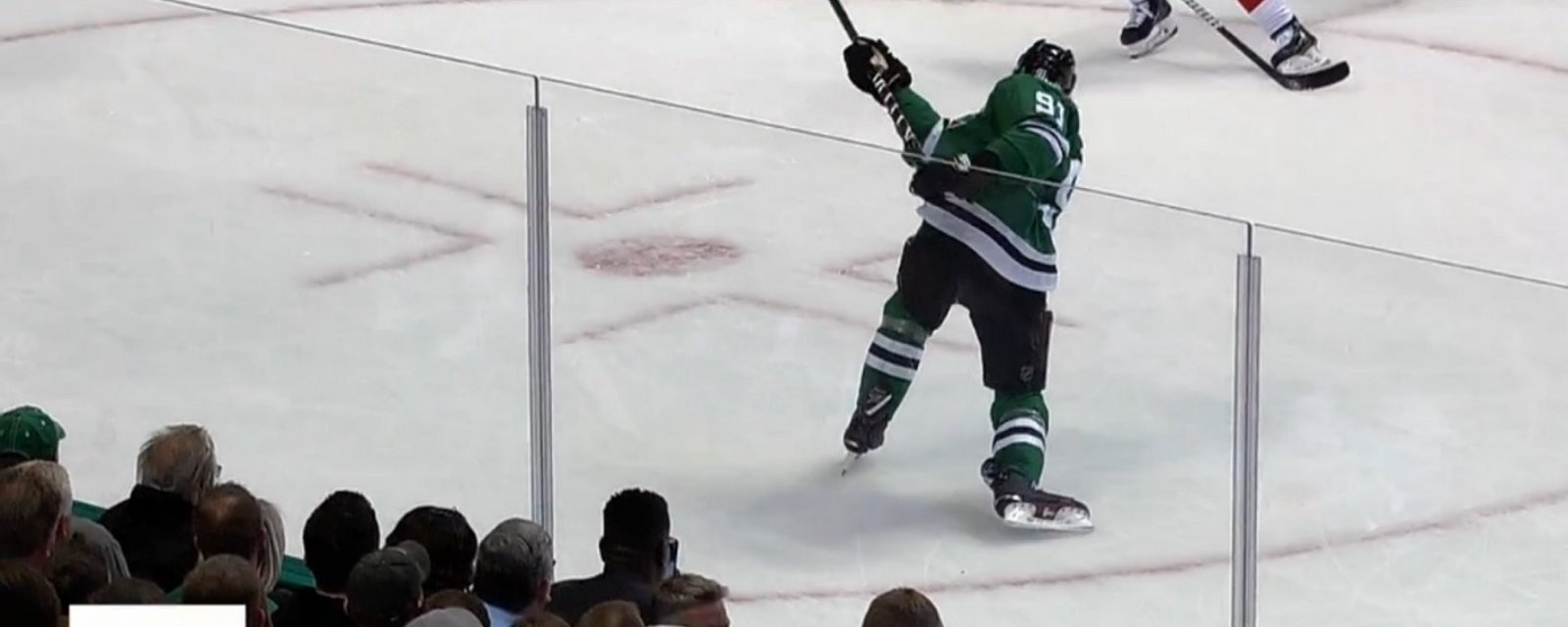 Tyler Seguin goes bar-down with a picture perfect shot. 