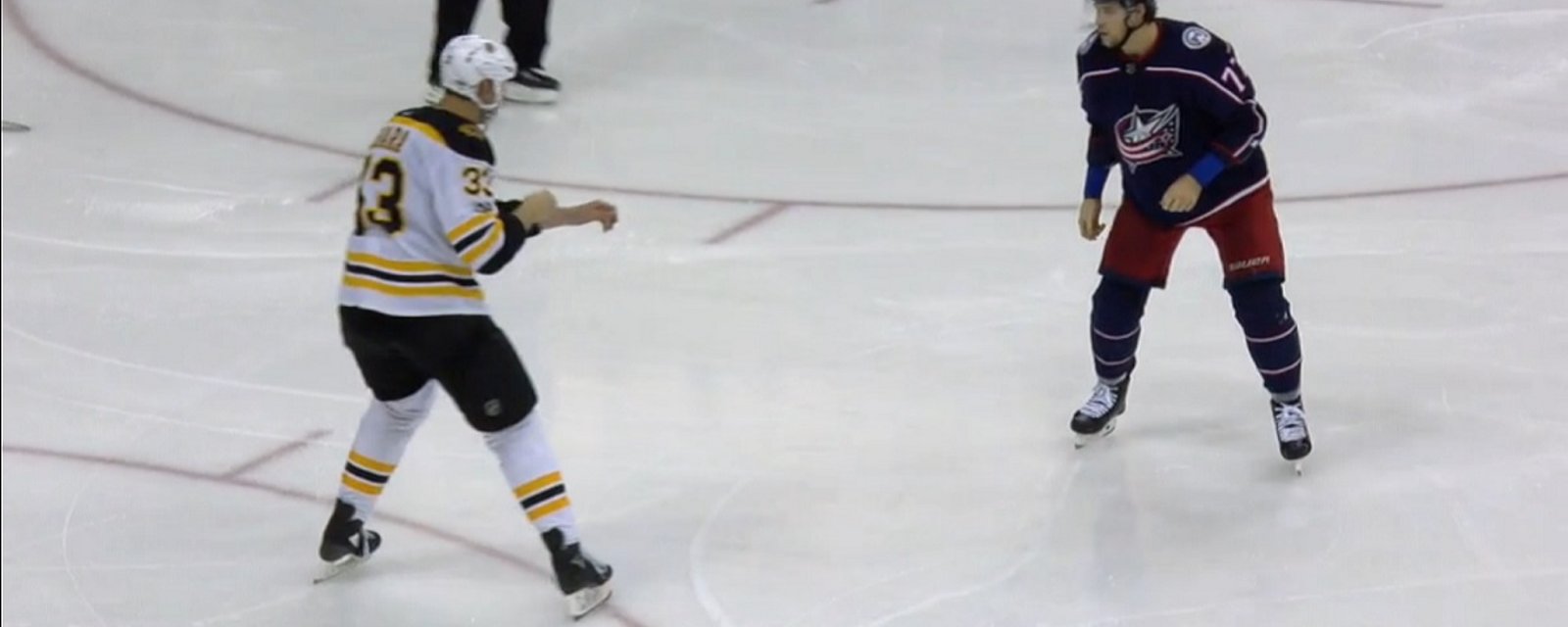 Josh Anderson takes on Bruins giant Zdeno Chara!